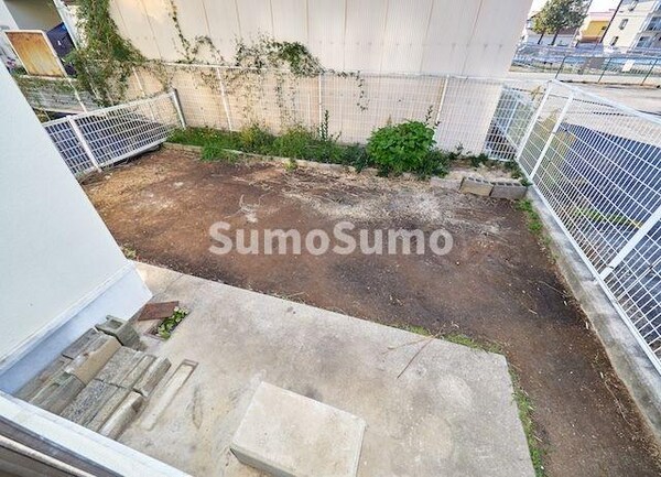 庭(簡単な家庭菜園も楽しめるお庭です)