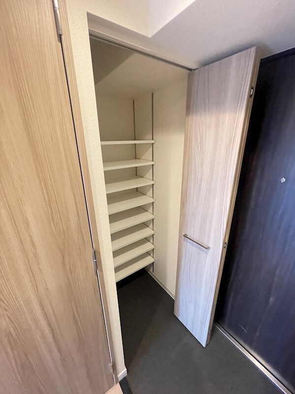 物件内観写真14　(収納のためのスペースです)