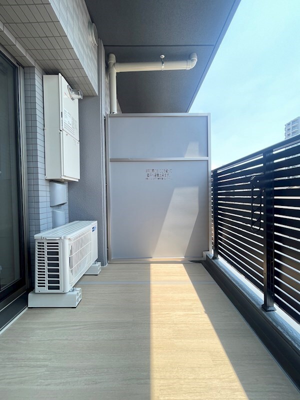 物件内観写真15　(お洗濯にも便利なバルコニー付き)