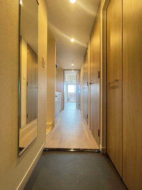 物件内観写真25　(ゆったりとした玄関です)