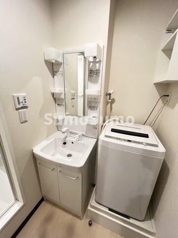 物件内観写真8　(コンパクトで使いやすい洗面所)