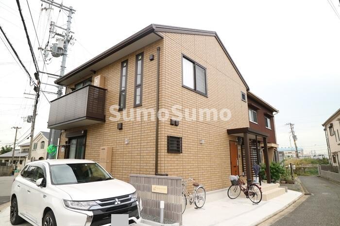 物件外観写真1　(外観もきれいです)