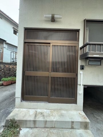 物件内観写真18　(明るい玄関です)