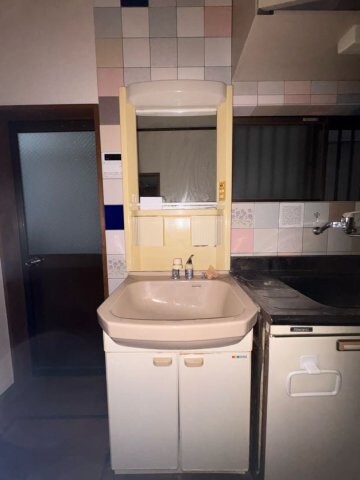 物件内観写真19　(ゆったりとスペースのある洗面所)