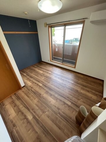 物件内観写真6　(ゆったりとしたリビングです)