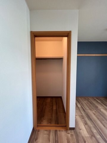 物件内観写真11　(小物を収納するのに便利です)