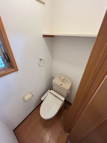 物件内観写真12　(清潔感のあるトイレです)