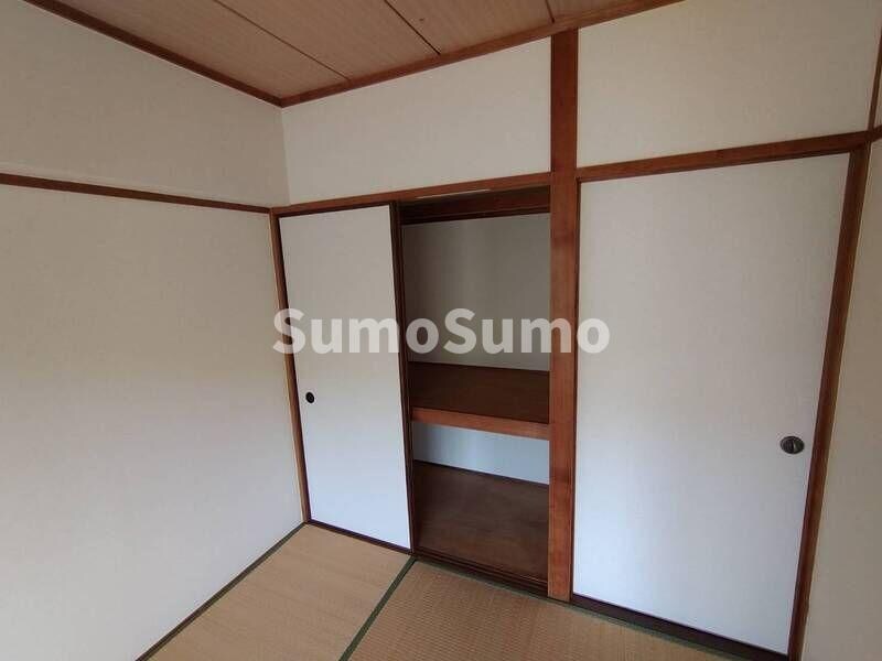 物件内観写真10　(ちょっとした収納スペースも充実しています)