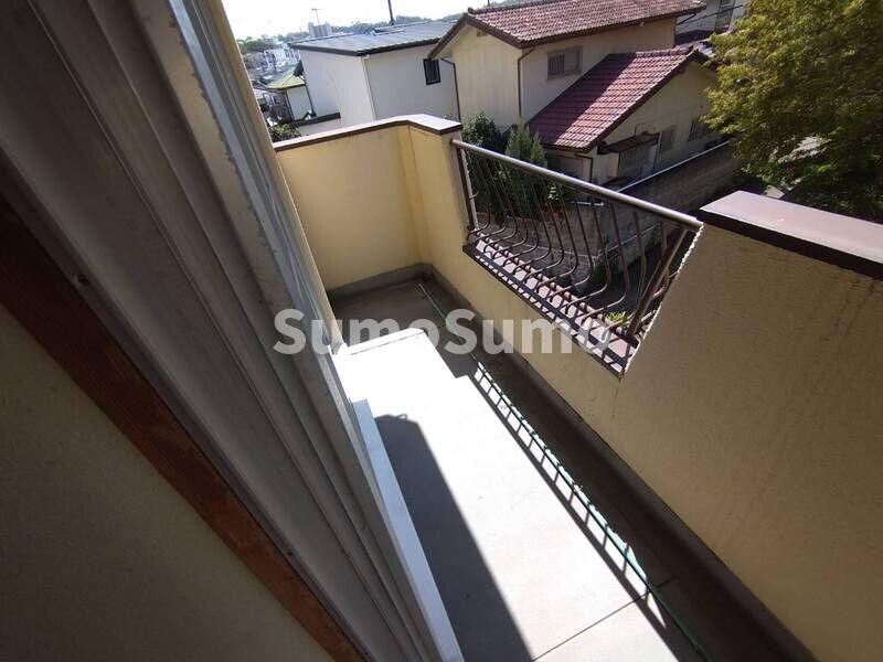 物件内観写真11　(暖かな日差しのふりそそぐバルコニー)