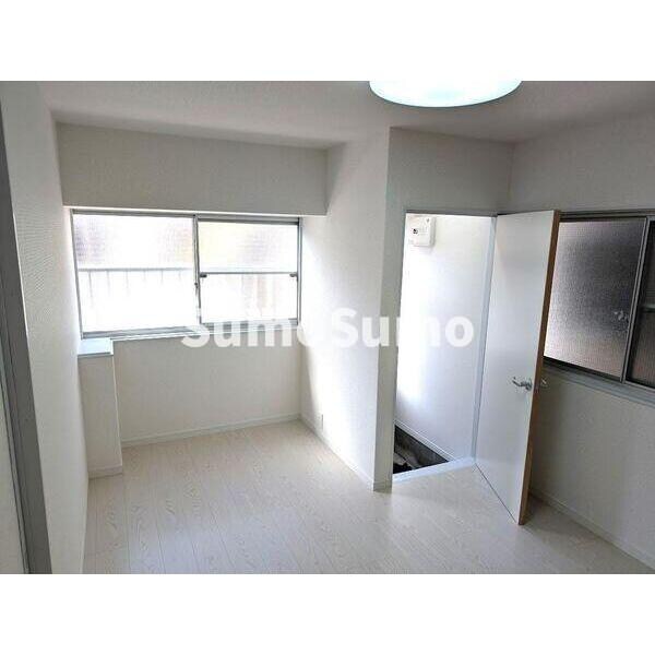 物件内観写真2　(居間です)