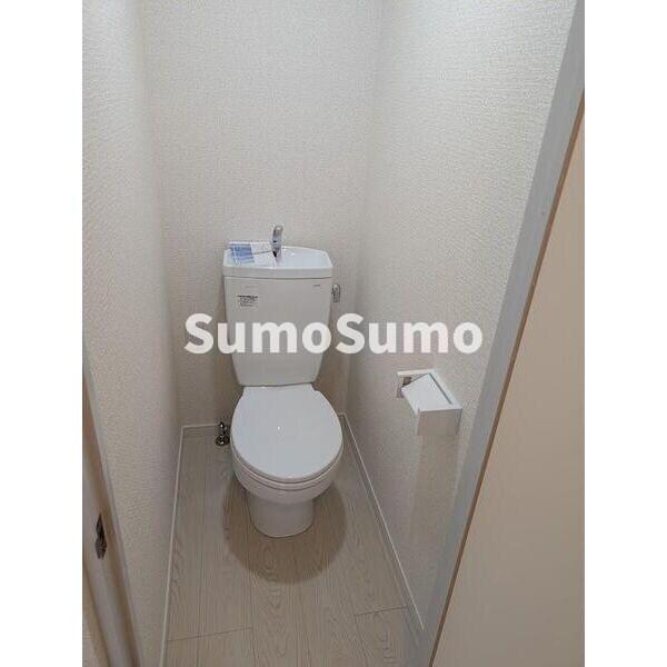 物件内観写真5　(コンパクトで使いやすいトイレです)