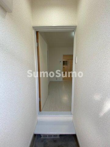物件内観写真9　(シンプルで使いやすい玄関です)