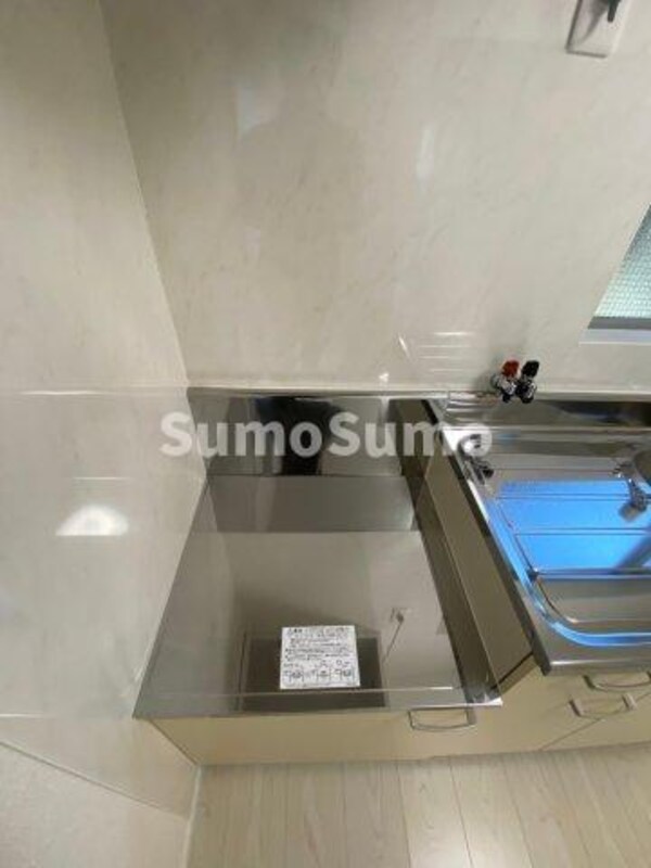 キッチン(コンパクトなキッチンで掃除もラクラク)