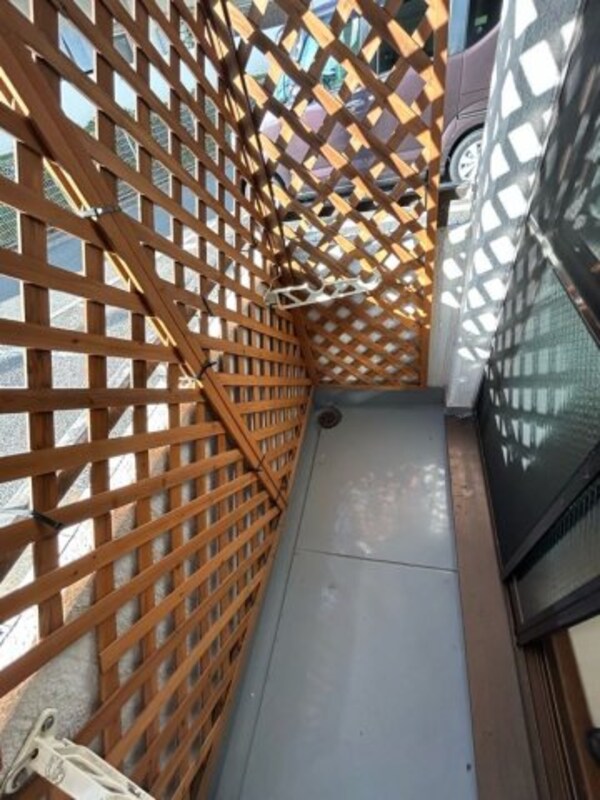 バルコニー(外からの目が気にならないバルコニーで洗濯物が干せます)