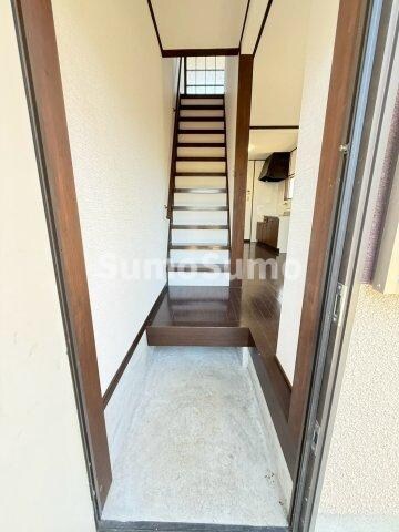 物件内観写真4　(きれいな玄関です)