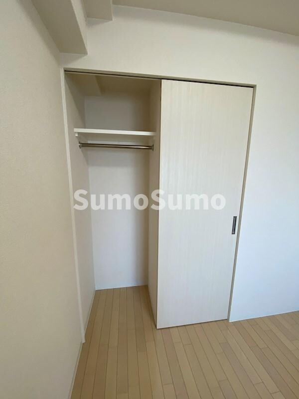 物件内観写真12　(大きなスペースがあり、収納には困りません)