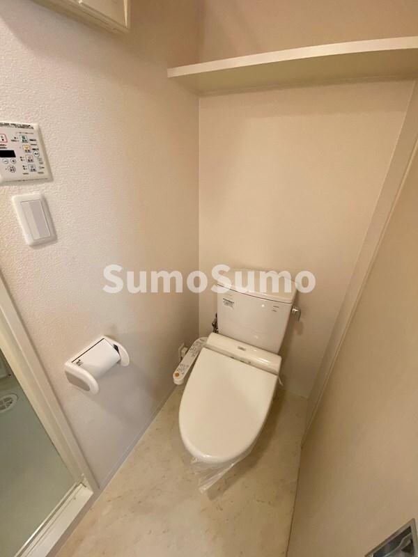物件内観写真17　(ゆったりとした空間のトイレです)