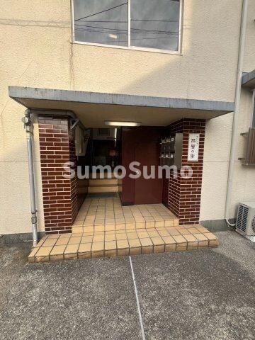 物件外観写真2　(エントランスです)