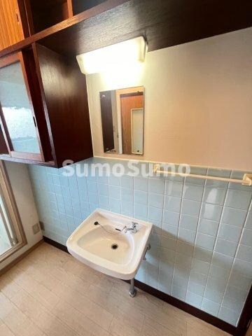 物件内観写真20　(ゆったりとスペースのある洗面所)