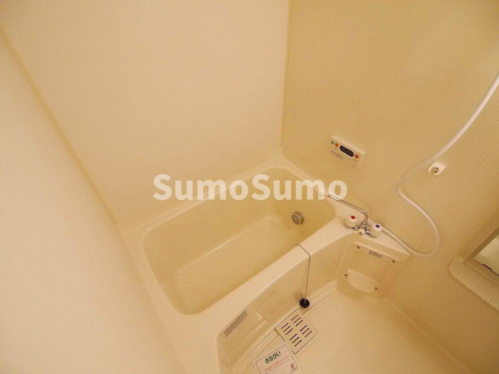 物件内観写真7　(きれいなお風呂です)