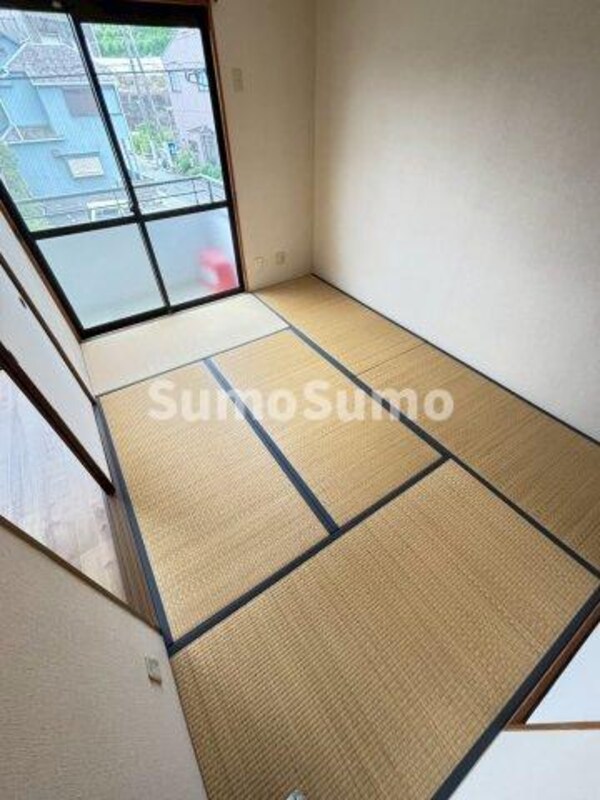 和室(日本らしい落ち着いた雰囲気の和室です)