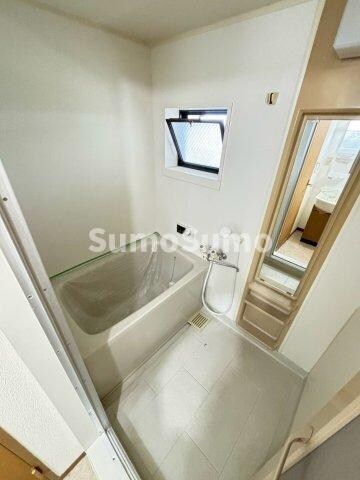 物件内観写真10　(コンパクトで使いやすいお風呂です)