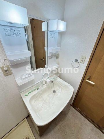 物件内観写真11　(コンパクトで使いやすい洗面所)