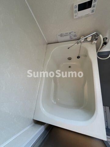 物件内観写真17　(ゆったりとスペースのある洗面所)