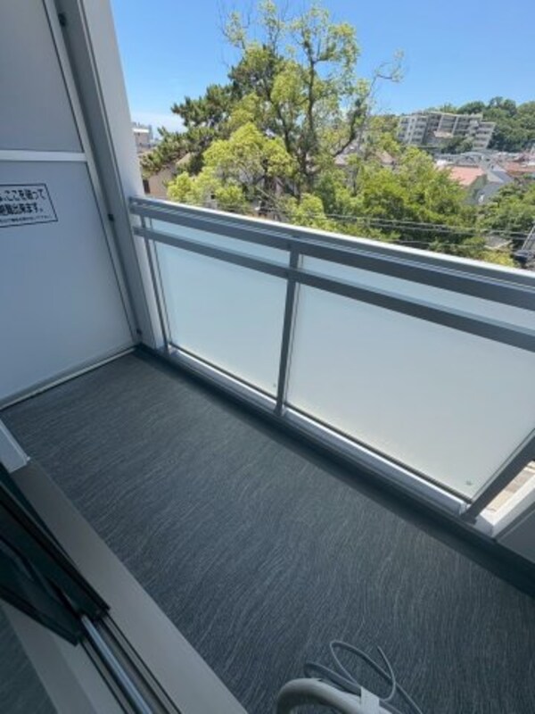 バルコニー(お洗濯にも便利なバルコニー付き)