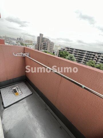 物件内観写真5　(外からの目が気にならないバルコニーで洗濯物が干せます)