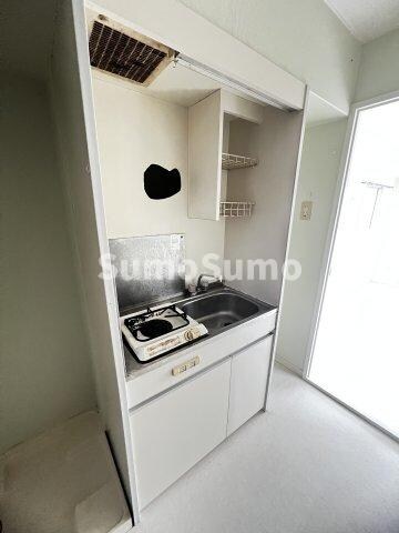 物件内観写真18　(コンパクトなキッチンで掃除もラクラク)