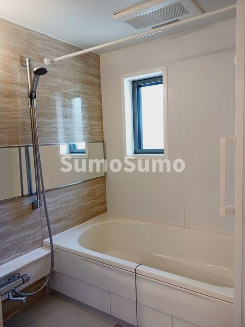 物件内観写真7　(日々の疲れを癒すお風呂付です)