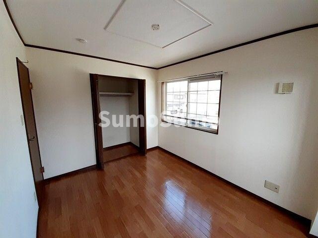 物件内観写真6　(使い勝手のいい寝室です)