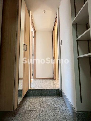 物件内観写真3　(落ち着いた玄関です)