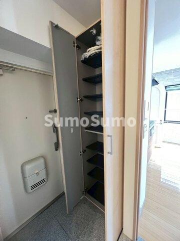 物件内観写真5　(収納スペース豊富です)