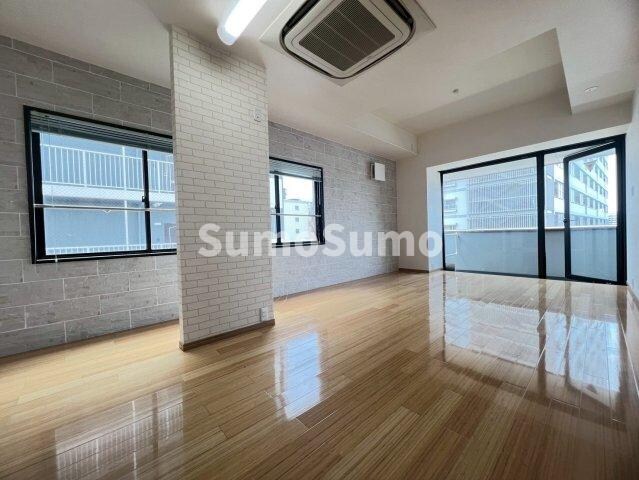 物件内観写真19　(おしゃれな居間です)