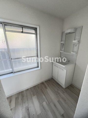 物件内観写真4　(リビングです)