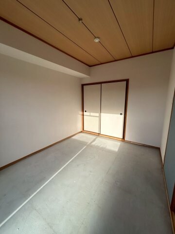 物件内観写真15　(和室ならではの温かな和の空間で寛ぎの時間を過ごせます)