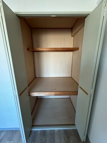 物件内観写真25　(収納スペース豊富です)