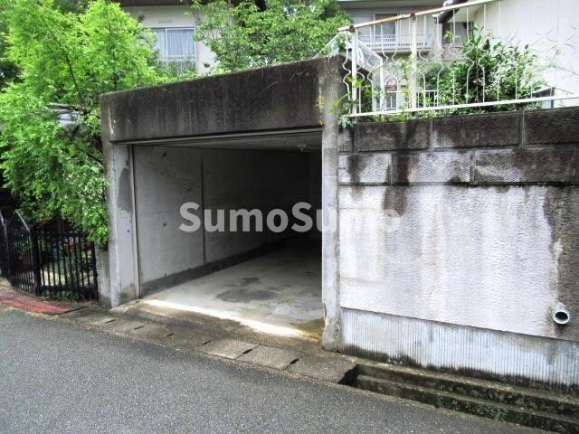 物件外観写真2　(駐車場があります)