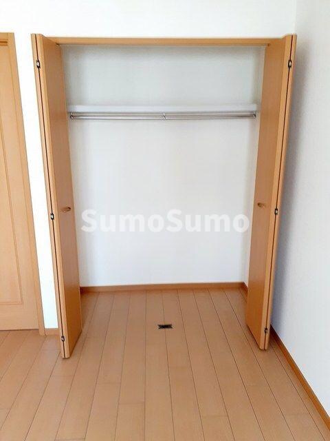 物件内観写真11　(便利な収納スペースです)