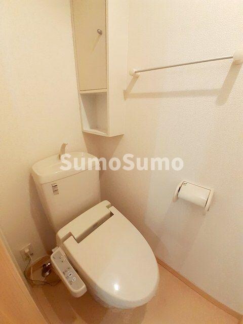 物件内観写真8　(清潔感のあるトイレです)
