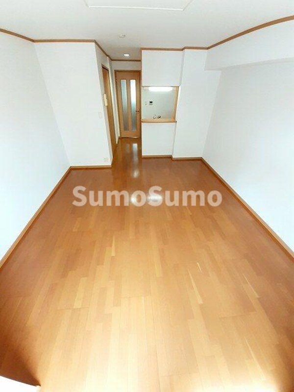 居室(ゆったり過ごせる居間です)