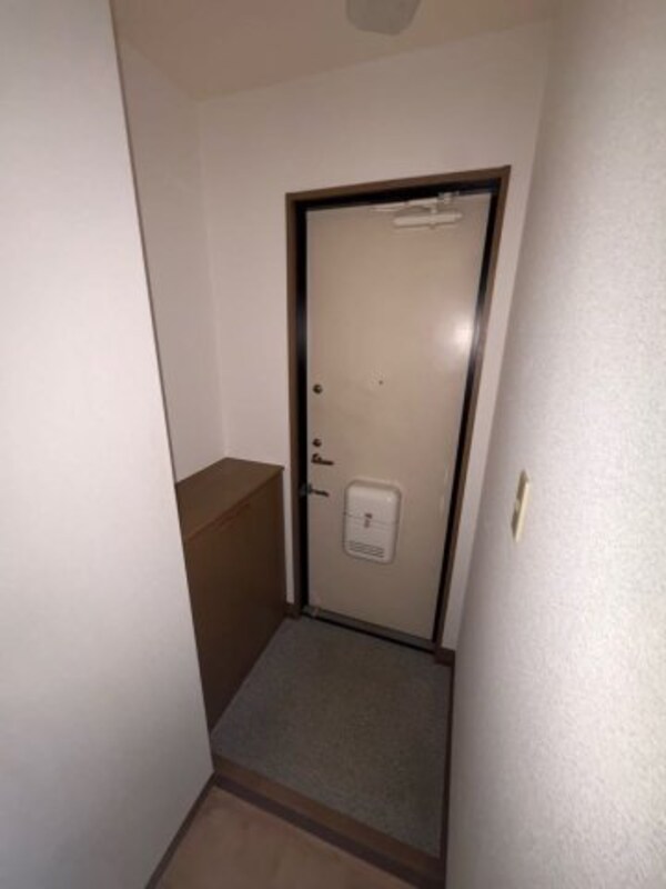 玄関(明るい玄関です)
