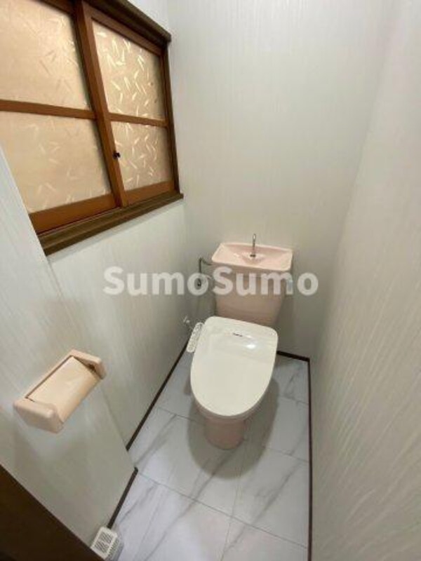 トイレ(コンパクトで使いやすいトイレです)