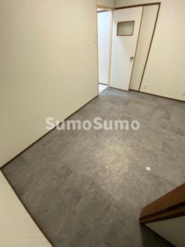 居室(おしゃれなリビングです)