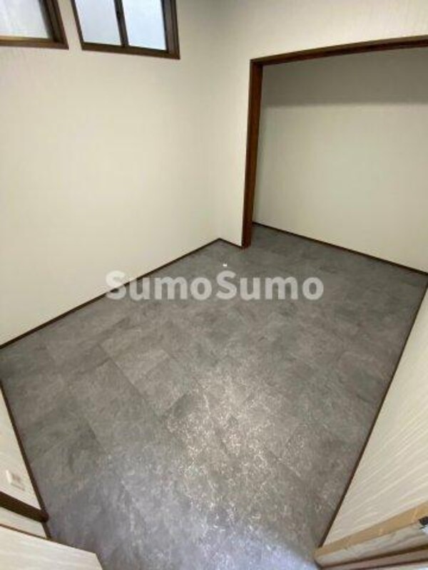 居室(ゆったりとした居間です)