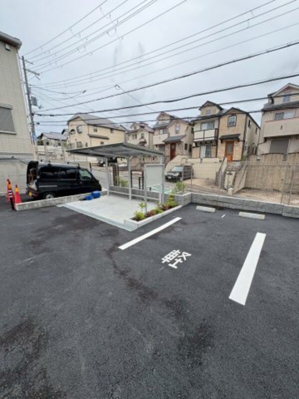 駐車場(駐車場に車を止められます)