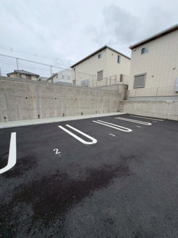 駐車場(駐車場です)