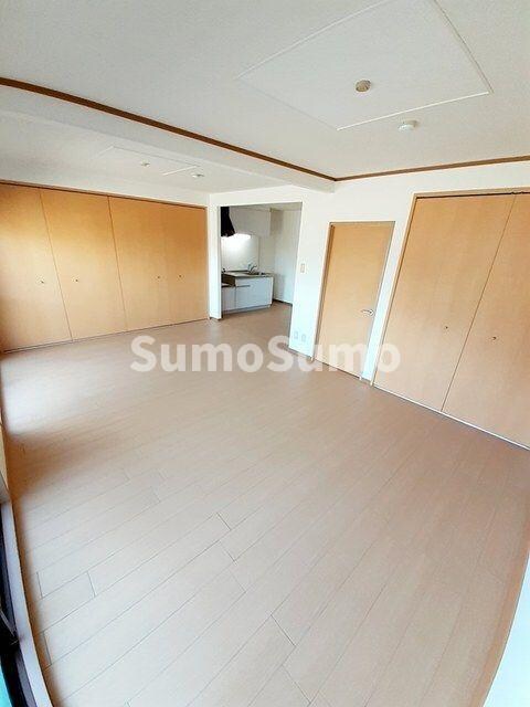 物件内観写真4　(リビングです)